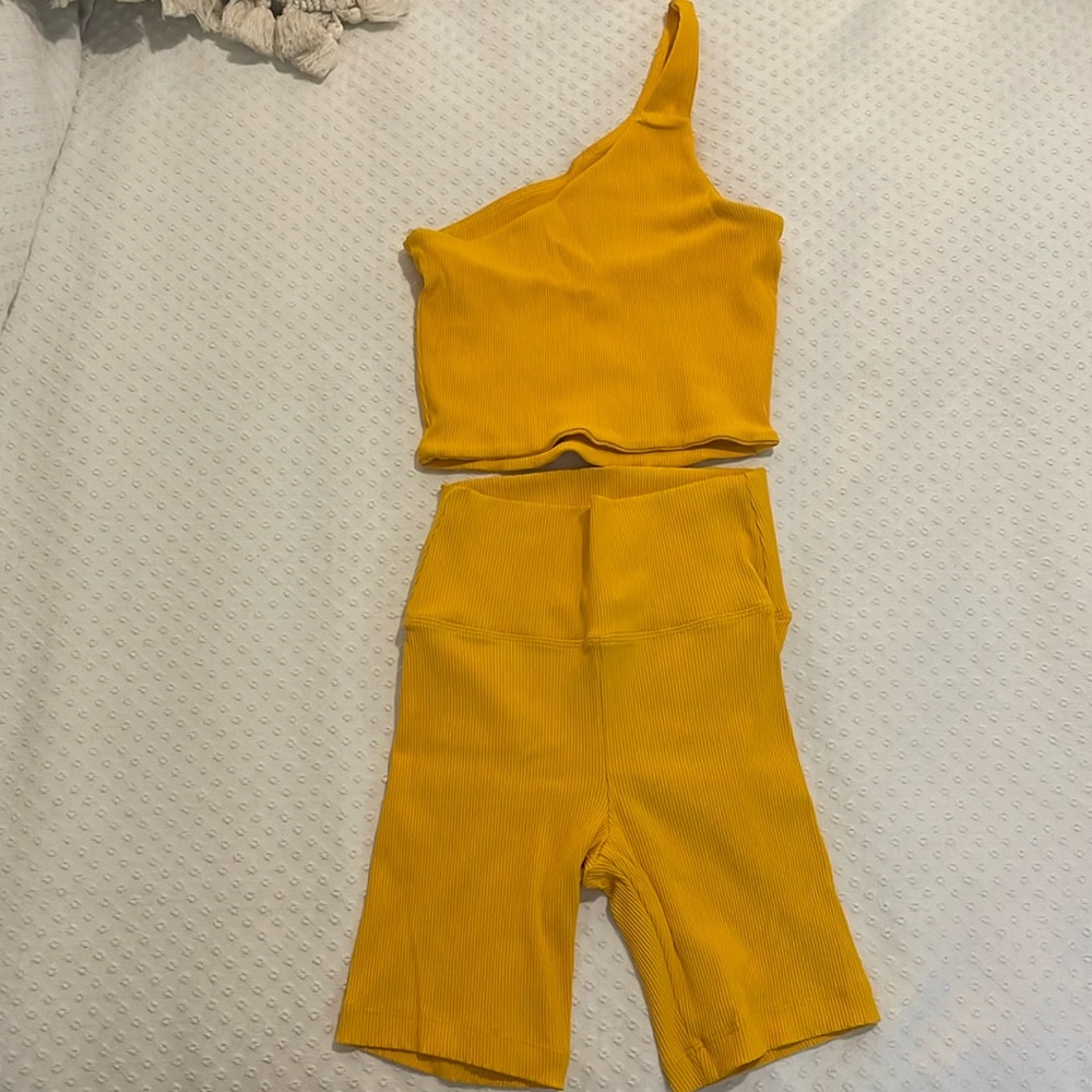 Koral activewear set in bright yellow size XS